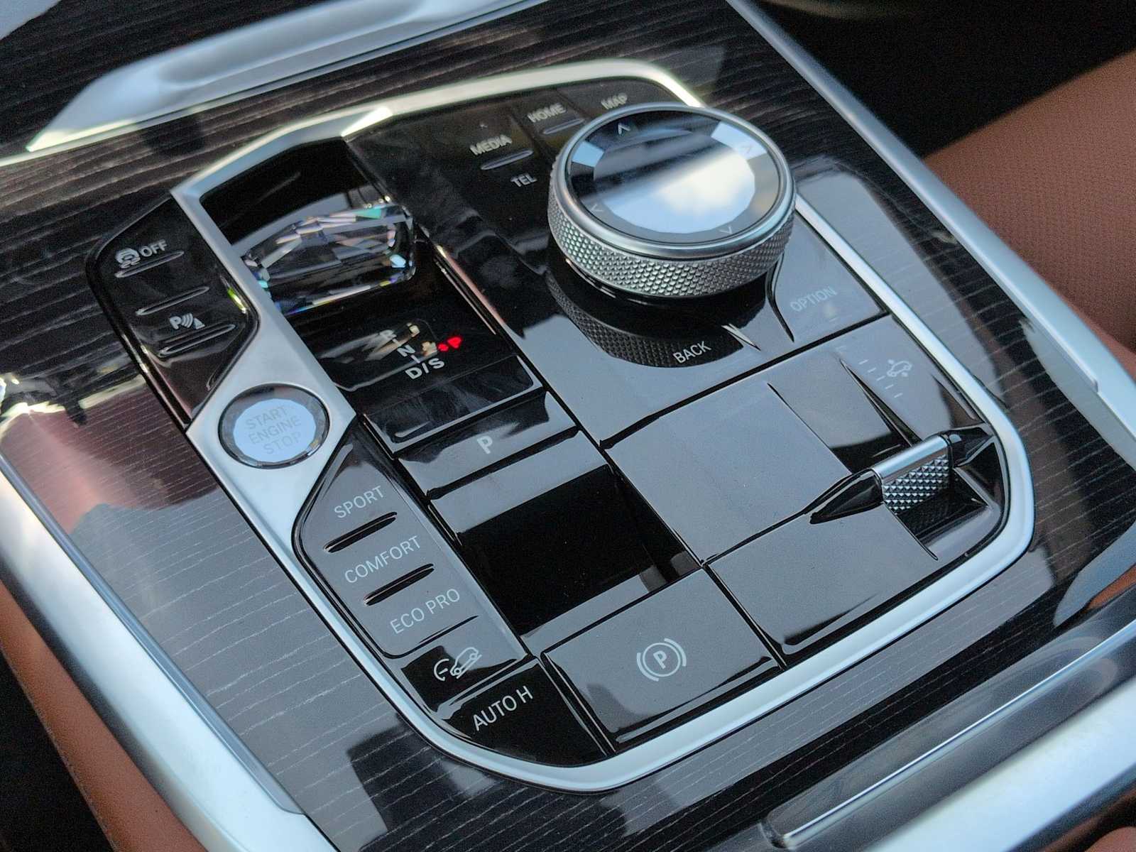 Thumbnail: 2027 BMW X7 - 35