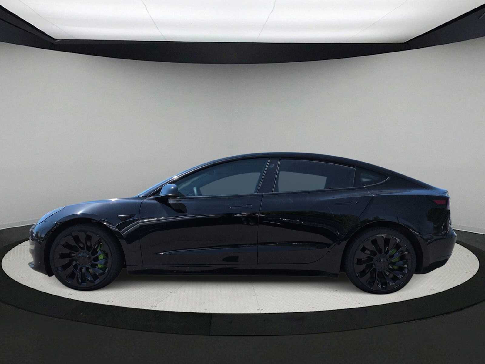 Thumbnail: 2022 Tesla Model 3 - 5