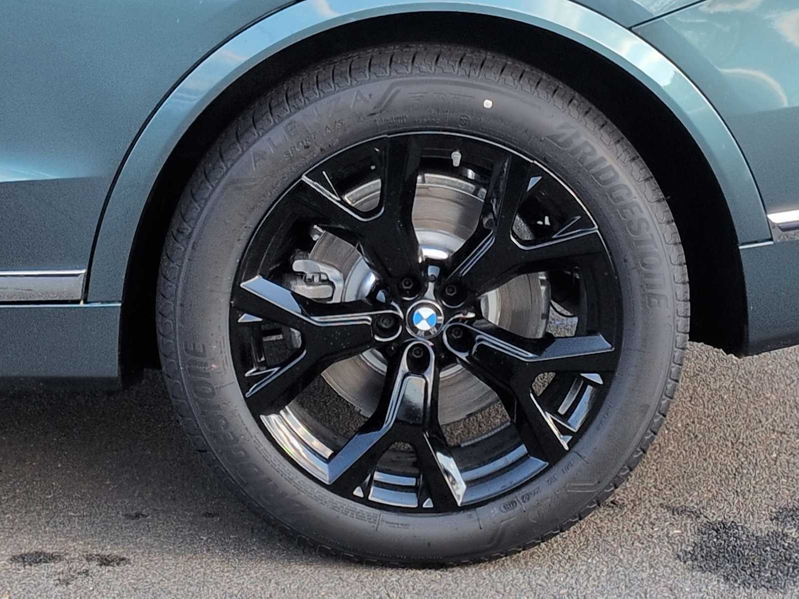 Thumbnail: 2026 BMW X7 - 14