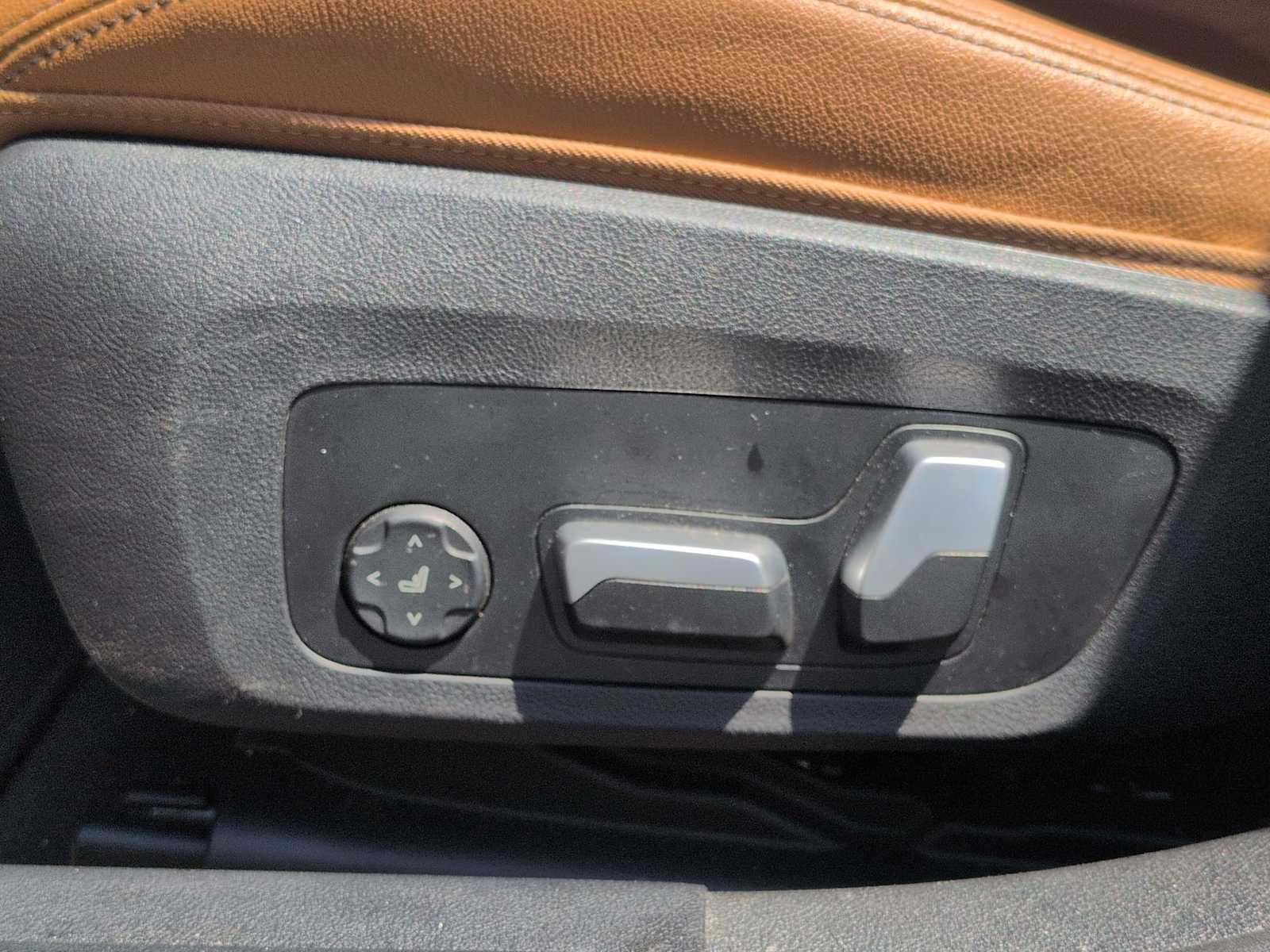 Thumbnail: 2023 BMW i4 - 18
