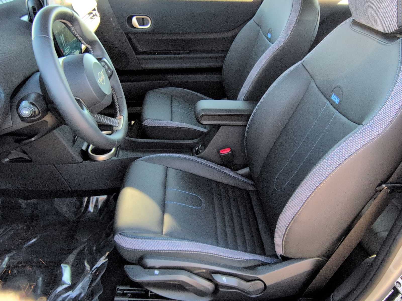 Thumbnail: 2025 MINI Cooper Hardtop - 17