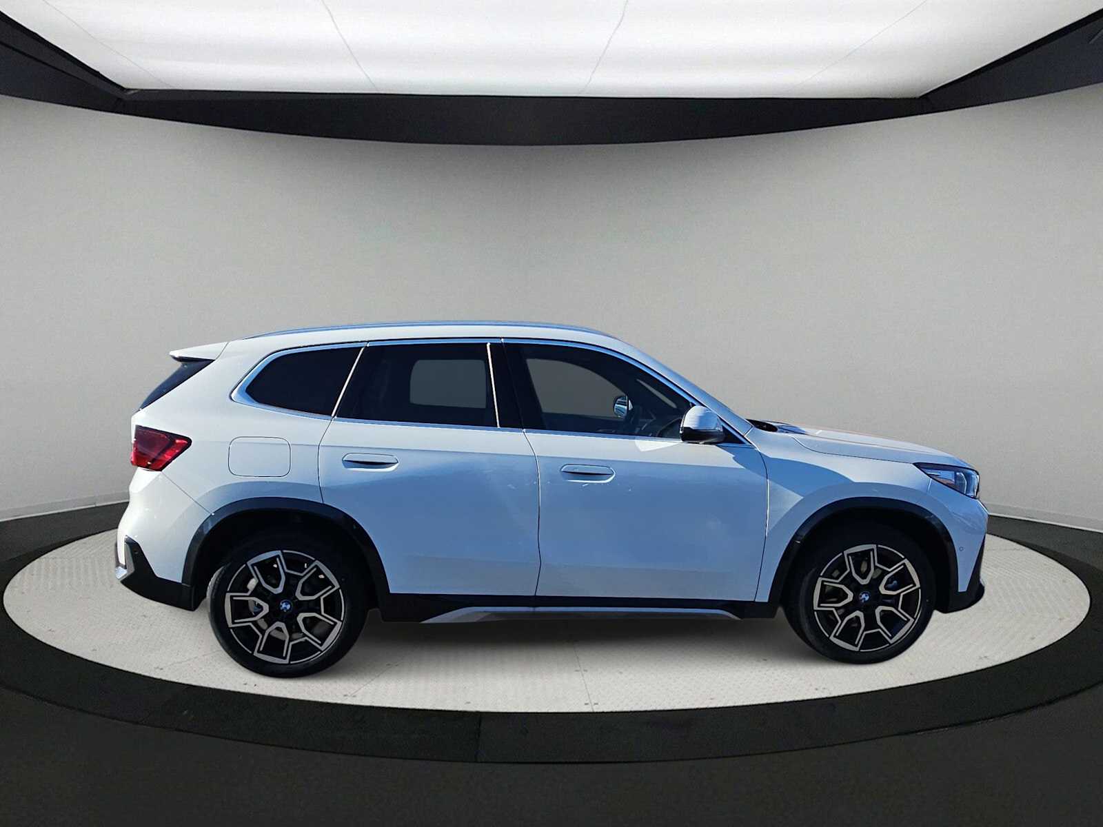 Thumbnail: 2026 BMW X1 - 9