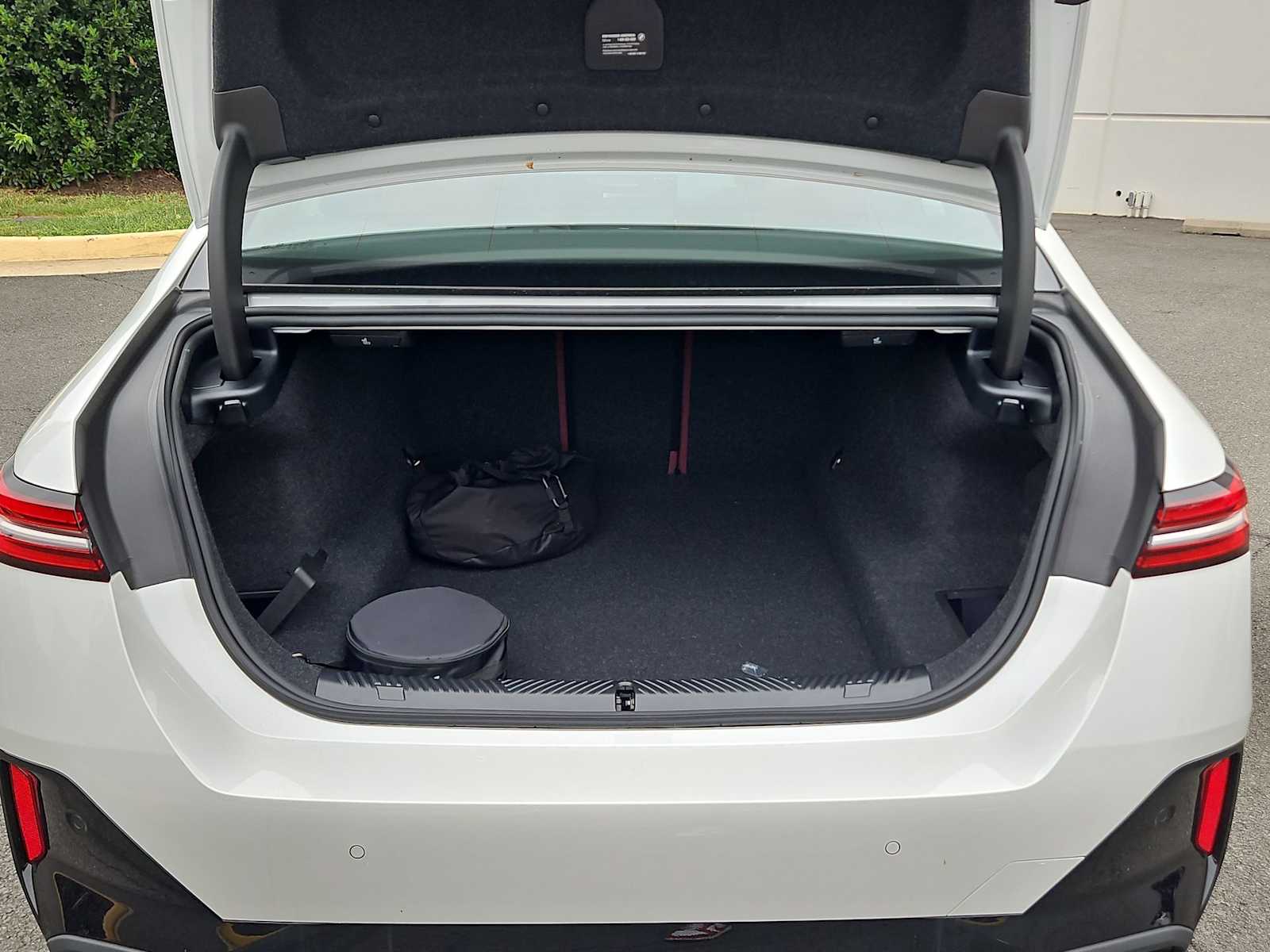 Thumbnail: 2026 BMW 5 Series - 35