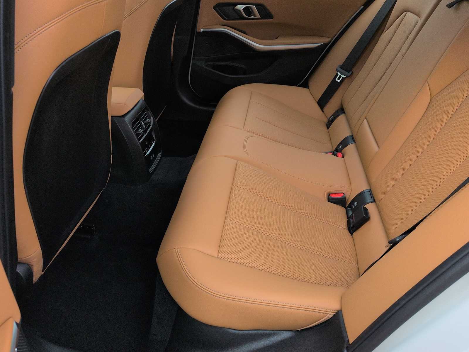 Thumbnail: 2025 BMW 3 Series - 21