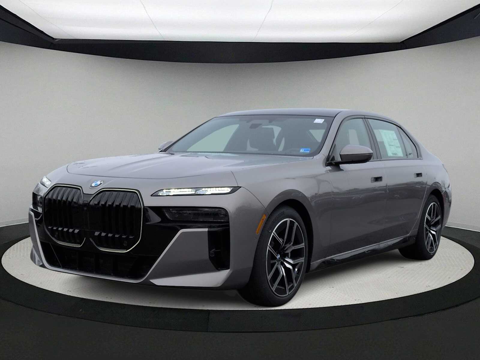 Thumbnail: 2026 BMW 7 Series - 4