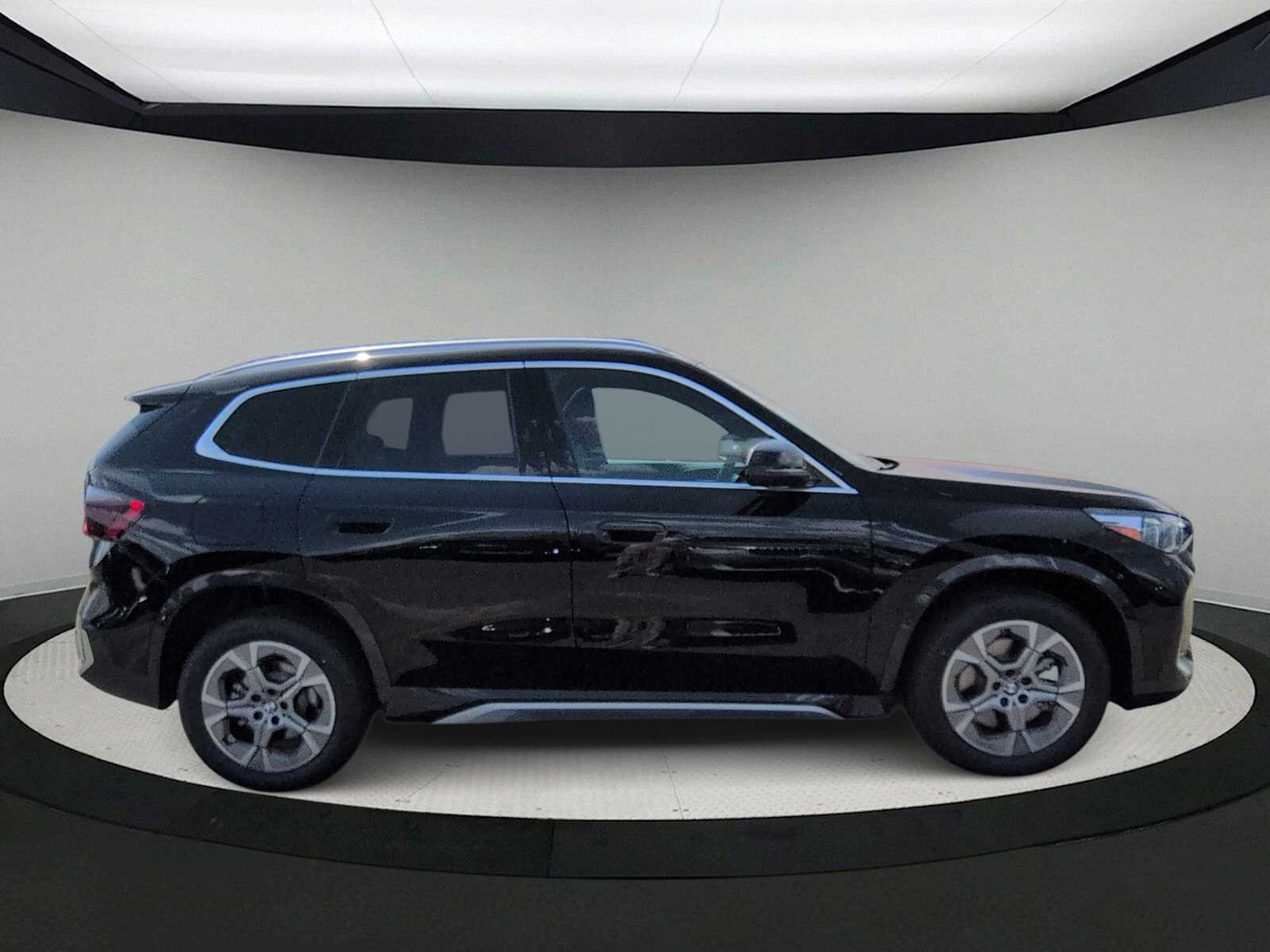 Thumbnail: 2026 BMW X1 - 9