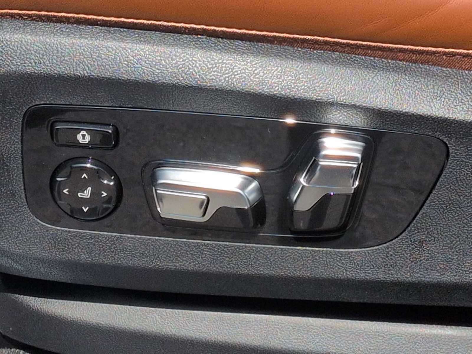 Thumbnail: 2027 BMW X6 - 18