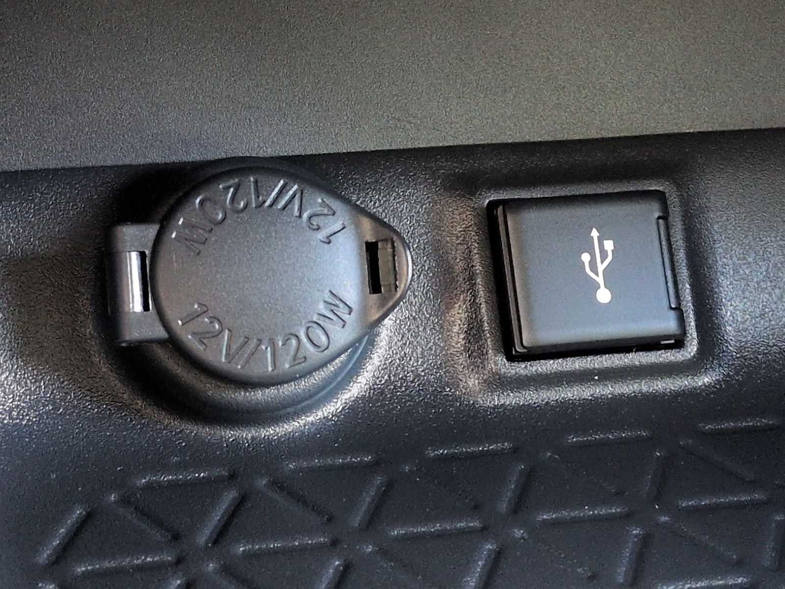 Thumbnail: 2021 Toyota RAV4 - 30