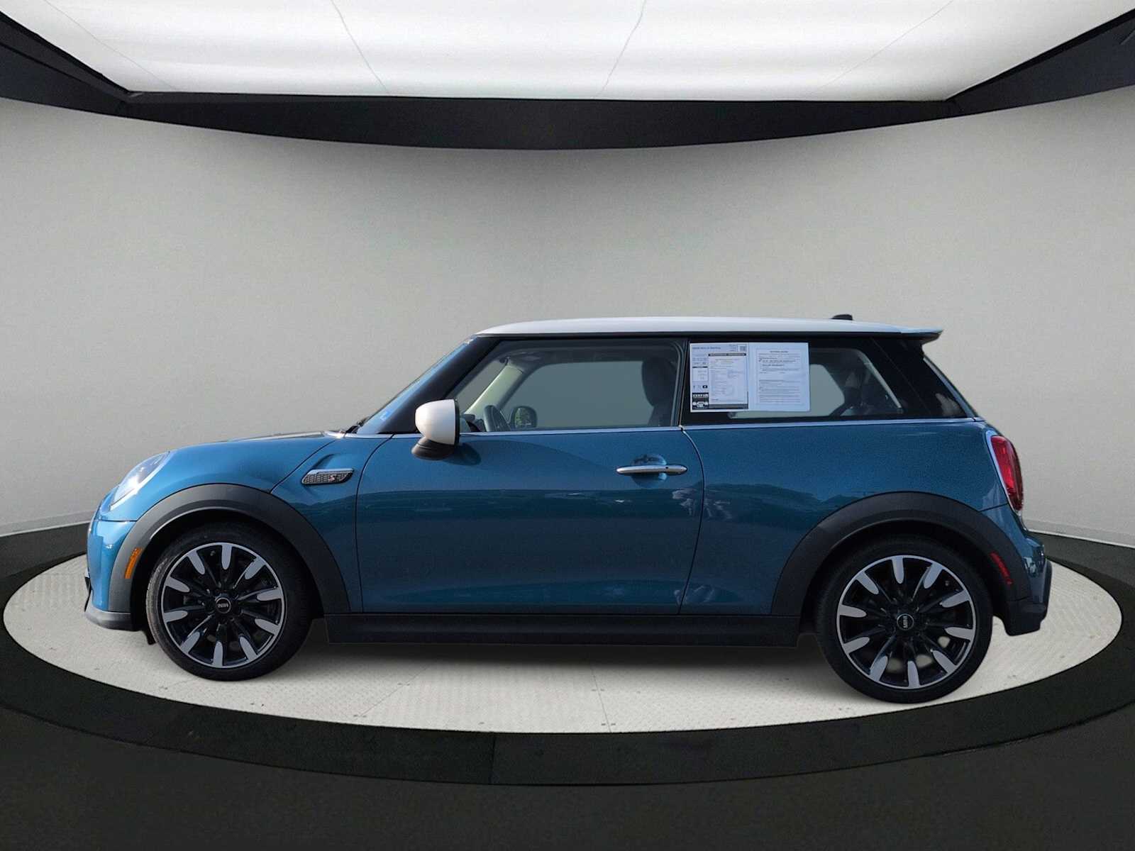 Thumbnail: 2022 MINI Cooper Hardtop - 5