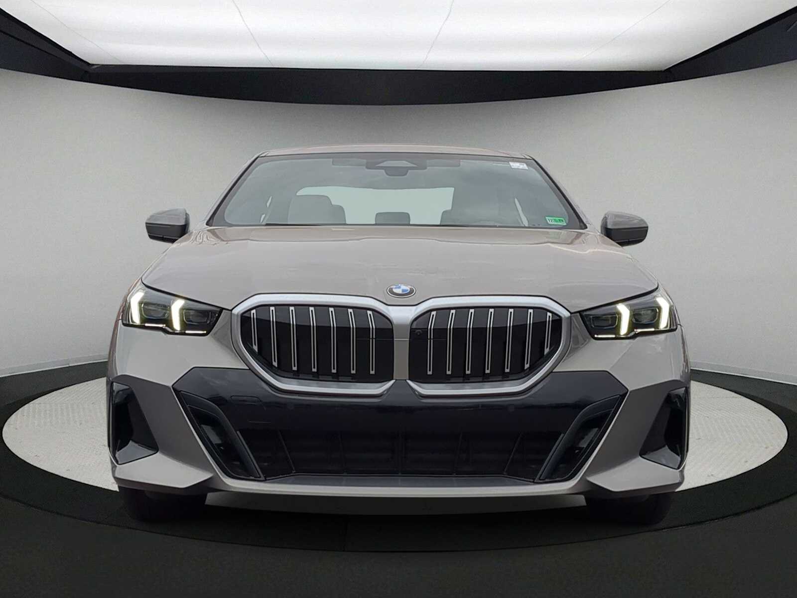 Thumbnail: 2026 BMW 5 Series - 2