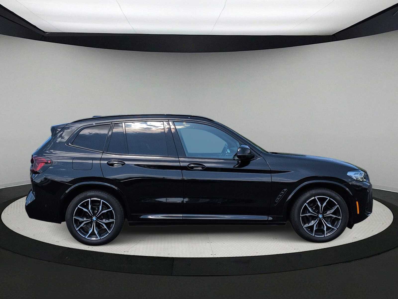 Thumbnail: 2024 BMW X3 - 9