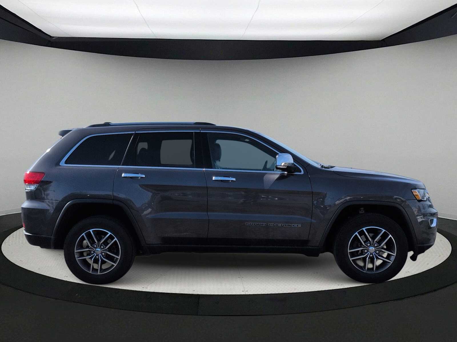 Thumbnail: 2018 Jeep Grand Cherokee - 9