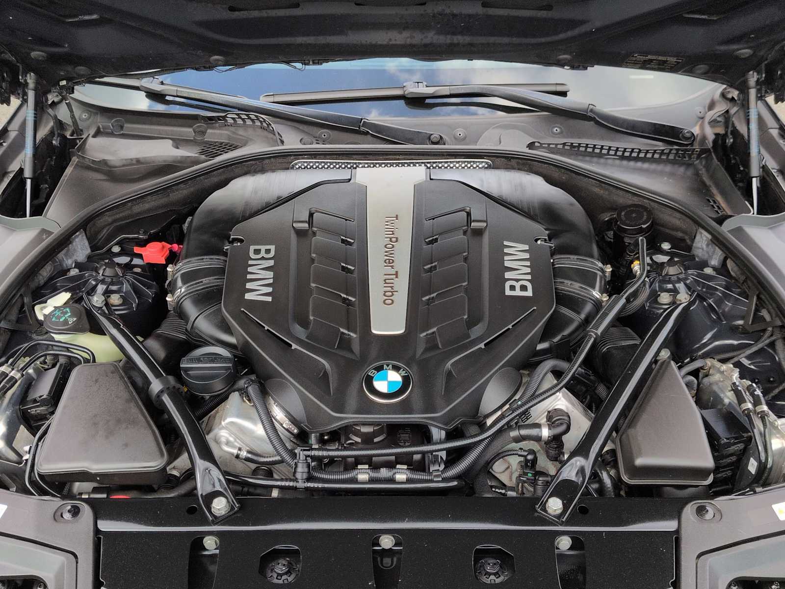Thumbnail: 2014 BMW 5 Series - 15