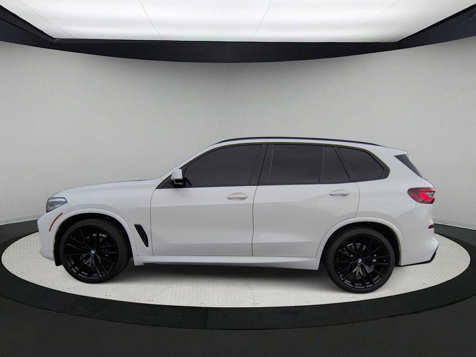 Thumbnail: 2021 BMW X5 - 5
