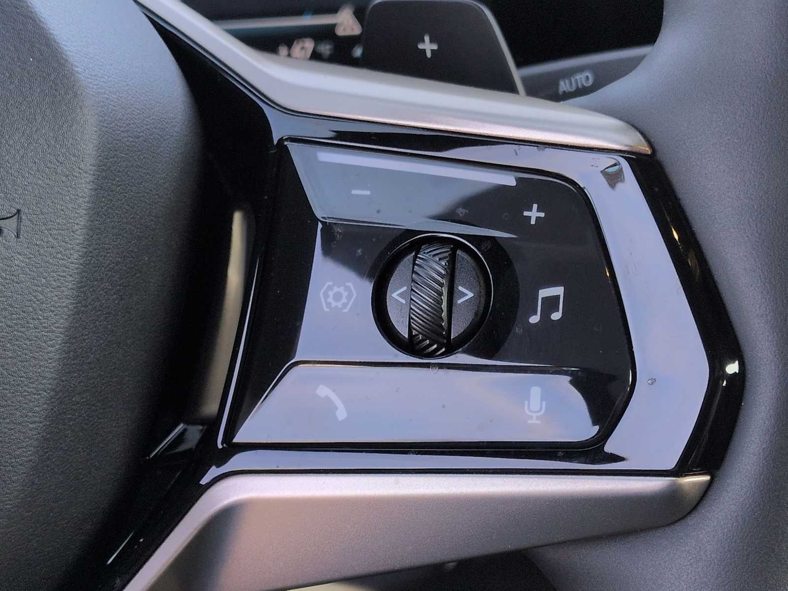 Thumbnail: 2025 BMW 5 Series - 27