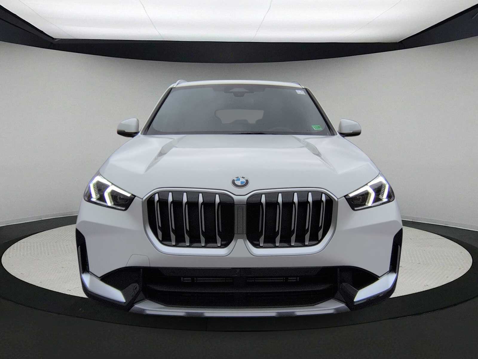 Thumbnail: 2026 BMW X1 - 3