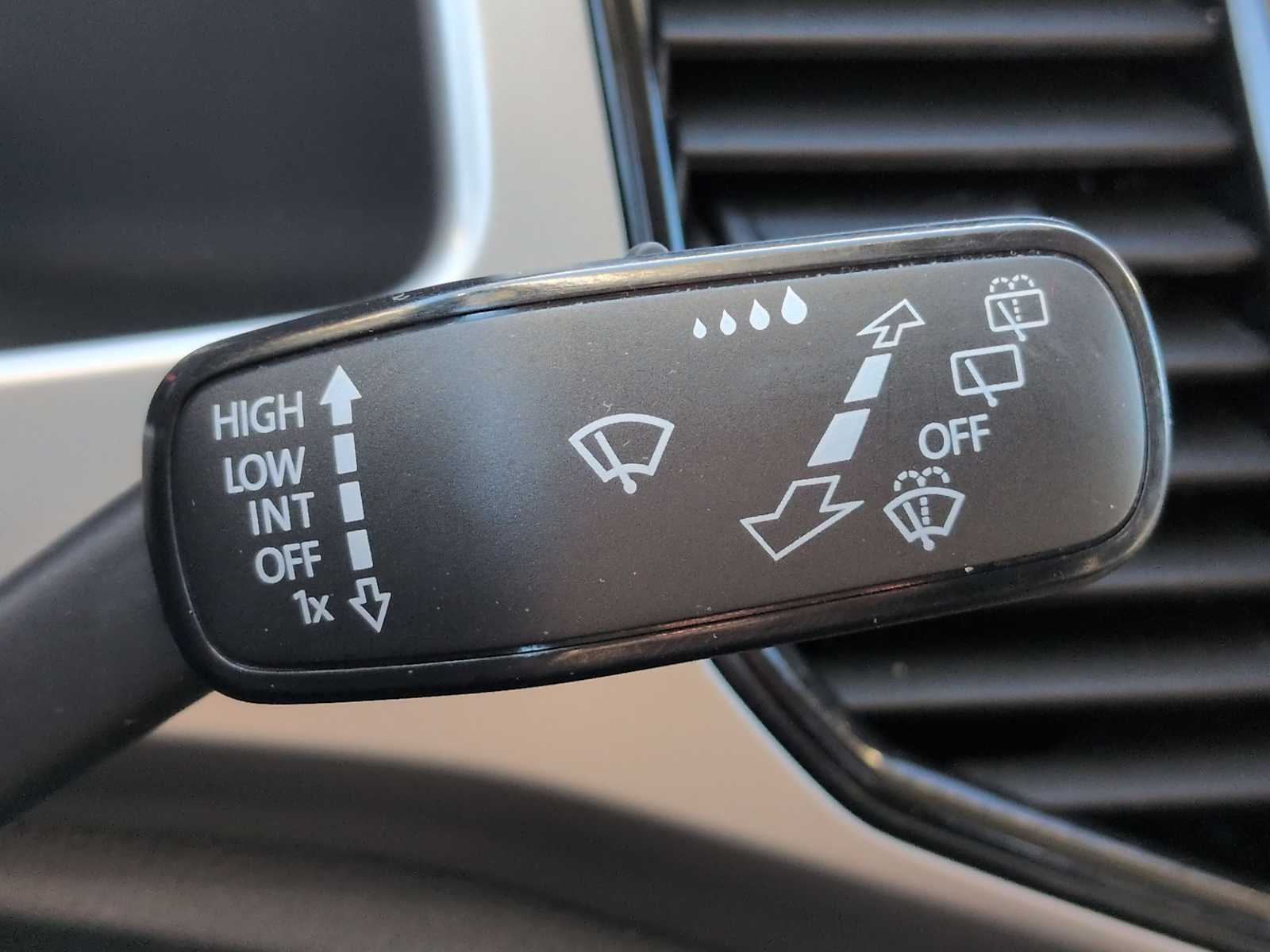 Thumbnail: 2021 Volkswagen Atlas - 25