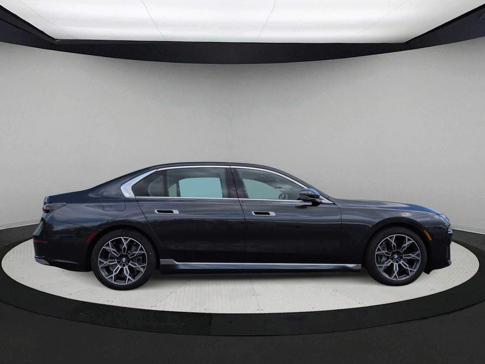 Thumbnail: 2025 BMW i7 - 9