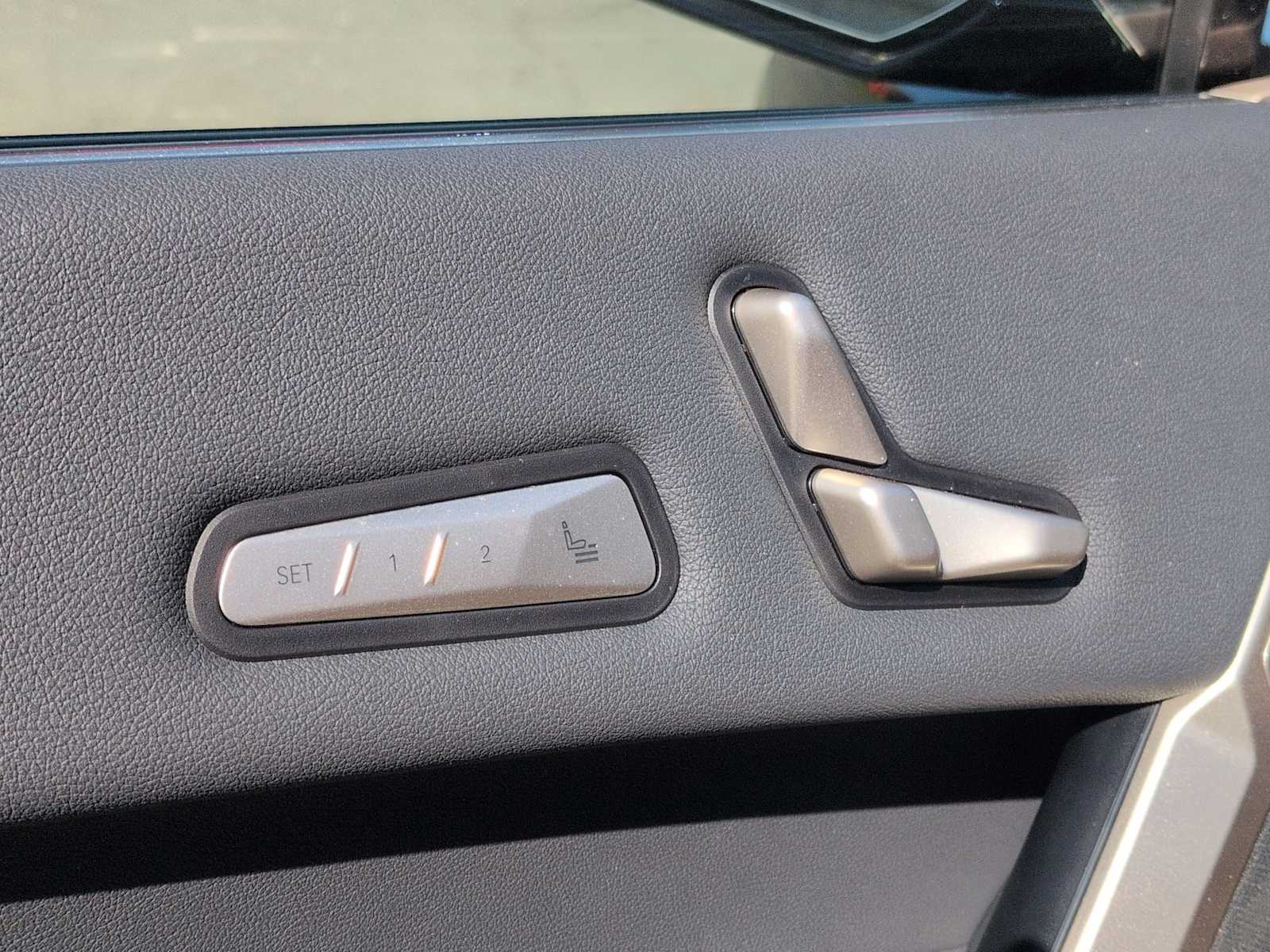 Thumbnail: 2024 BMW iX - 17