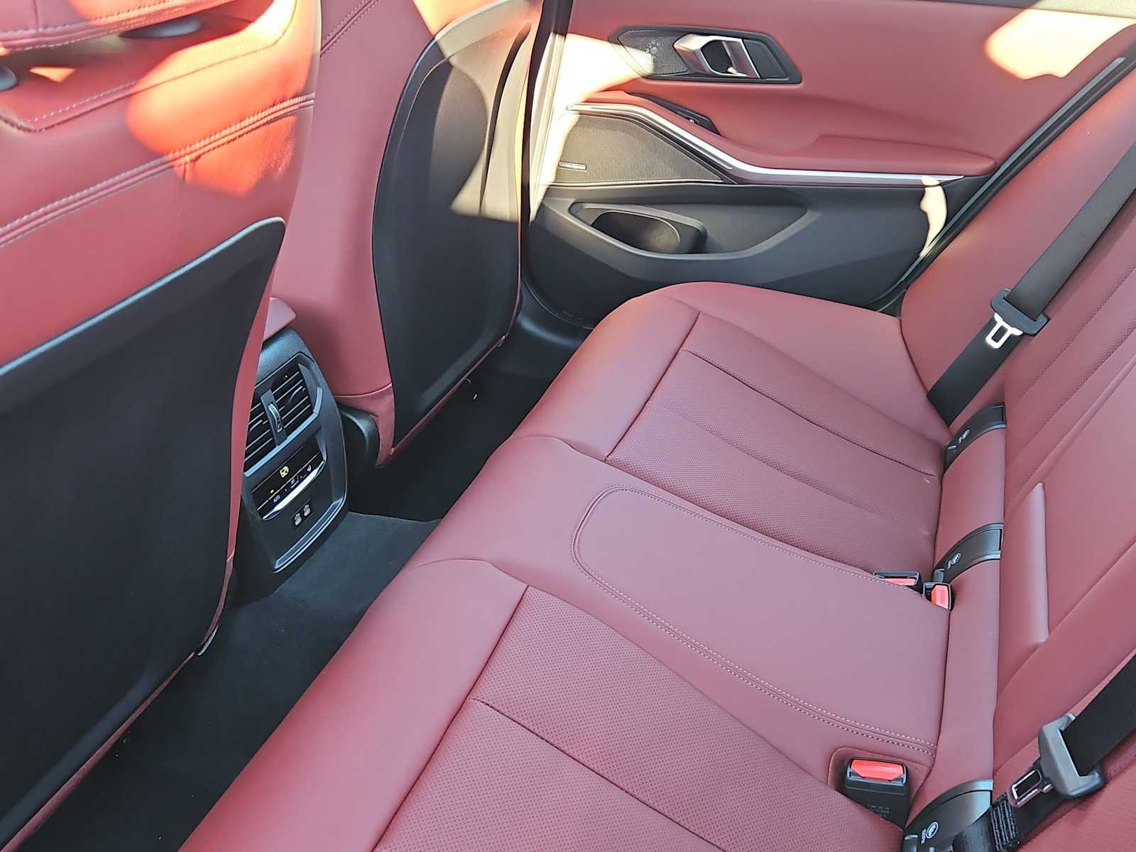 Thumbnail: 2026 BMW 3 Series - 19