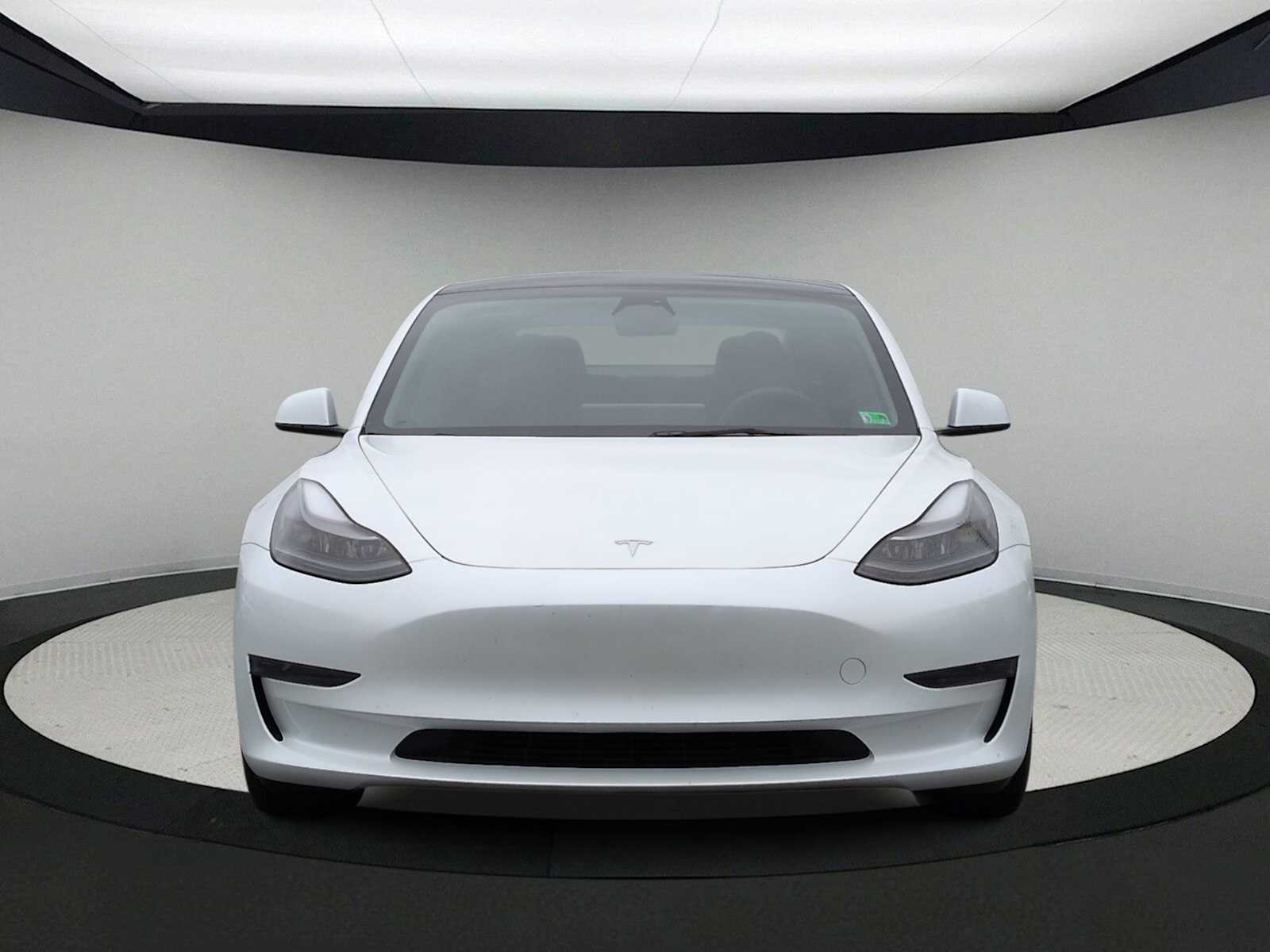 Thumbnail: 2023 Tesla Model 3 - 3