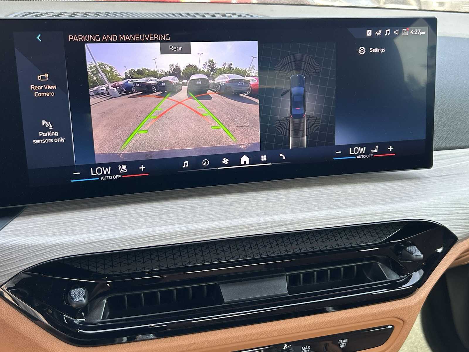 Thumbnail: 2025 BMW 3 Series - 32