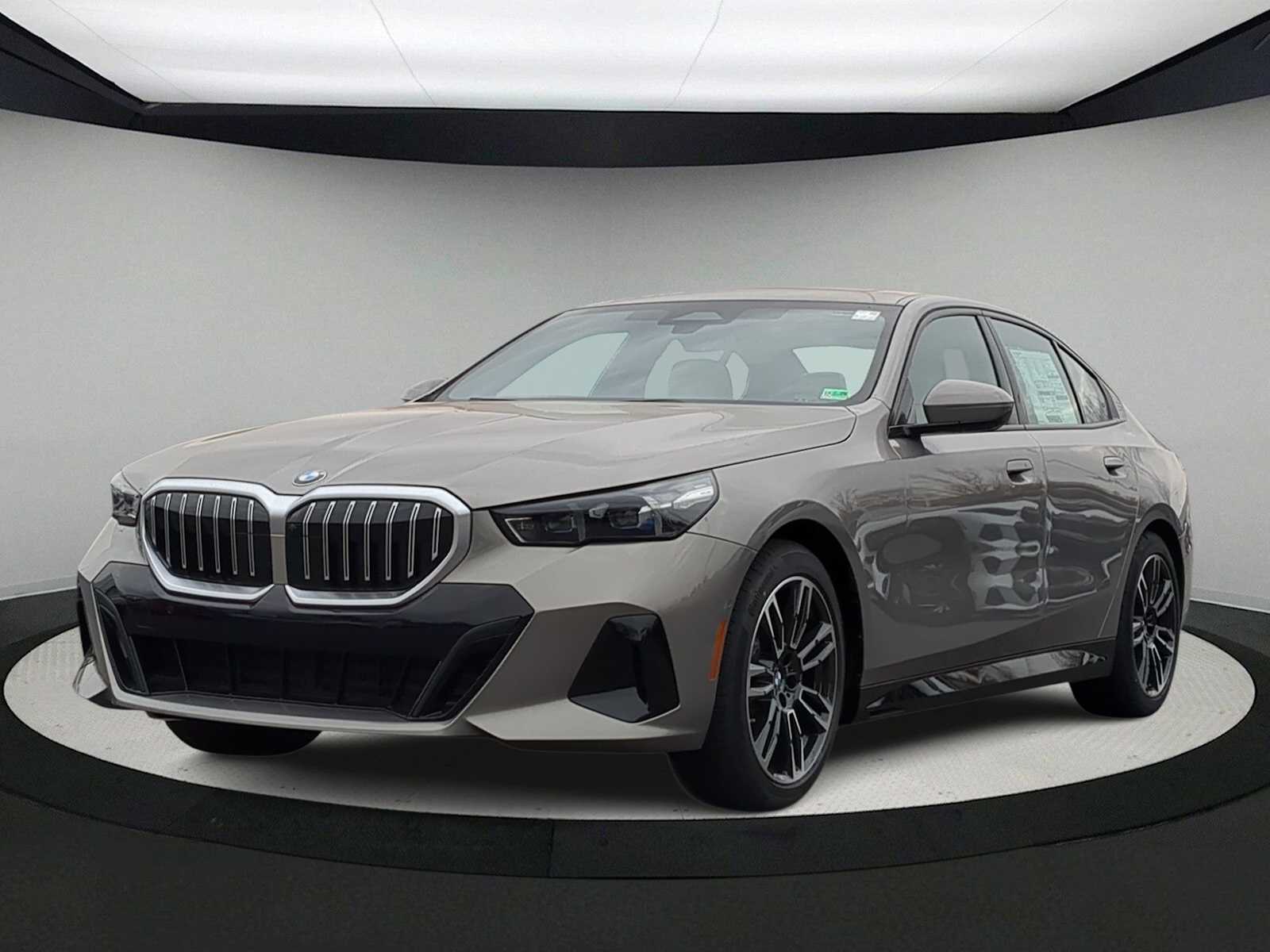 Thumbnail: 2026 BMW 5 Series - 3