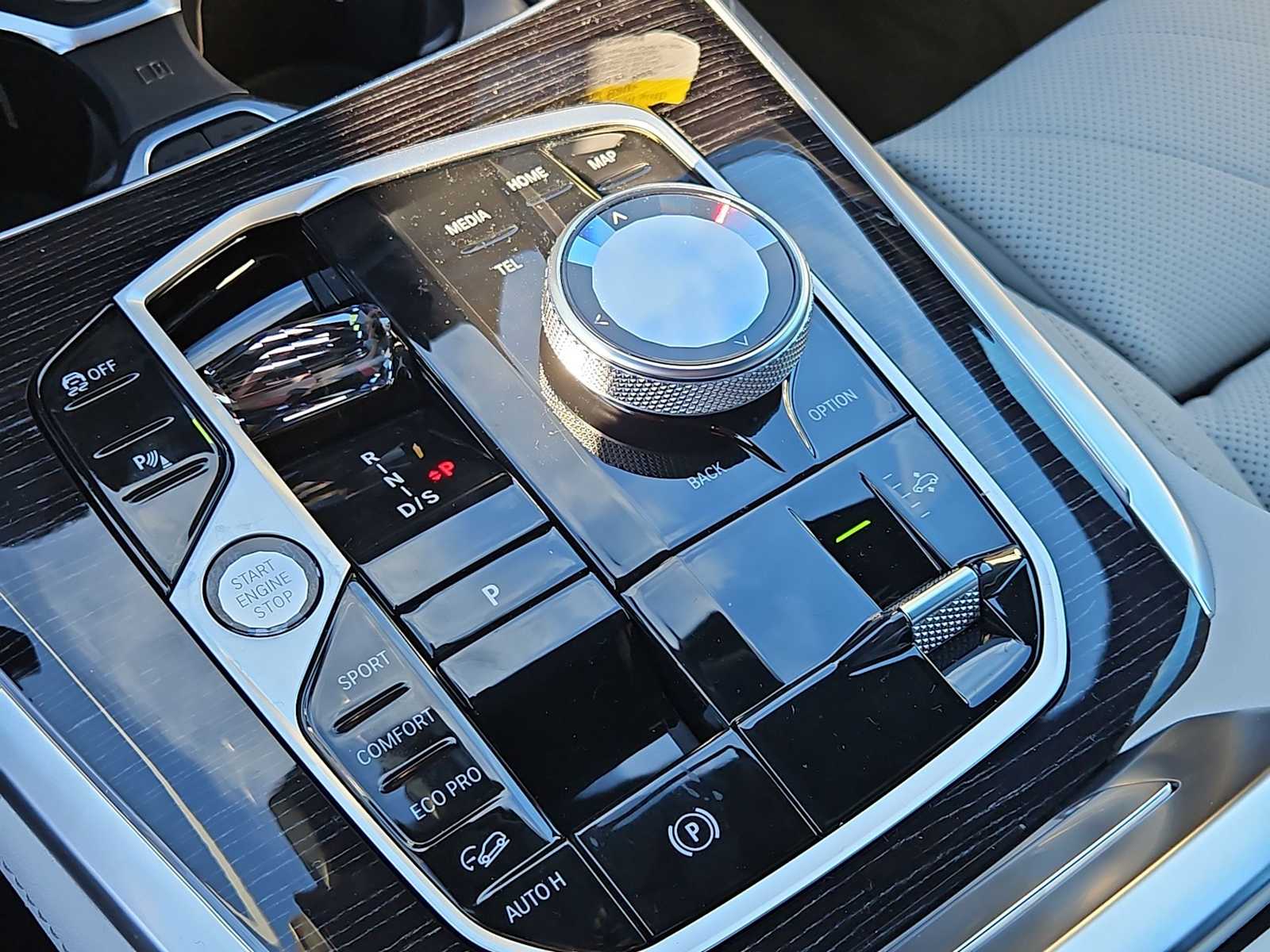Thumbnail: 2026 BMW X7 - 30