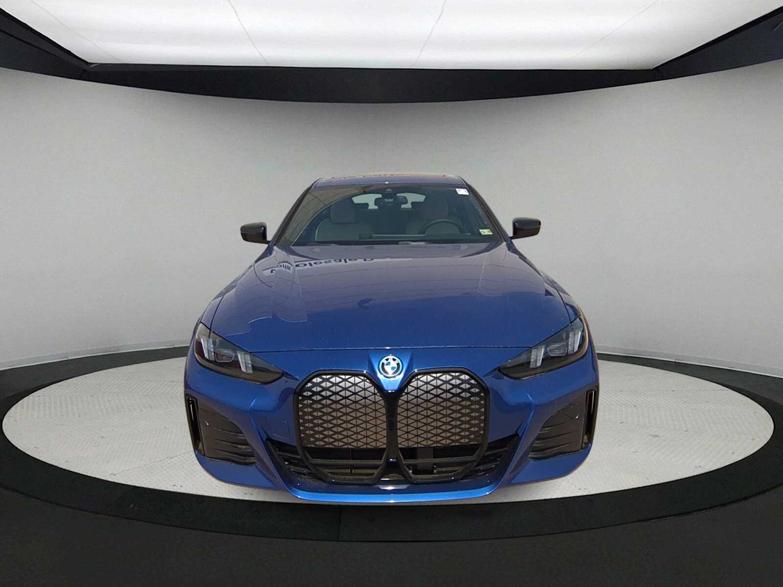 Thumbnail: 2025 BMW i4 - 3