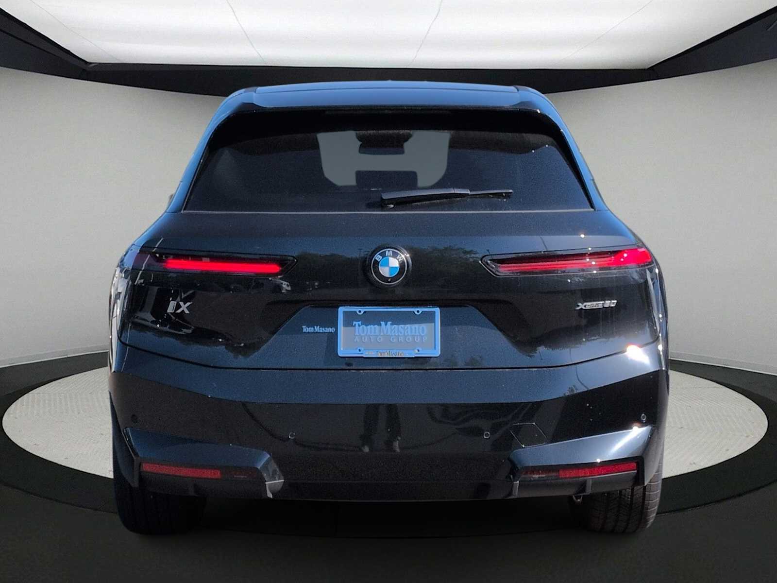 Thumbnail: 2026 BMW iX - 7