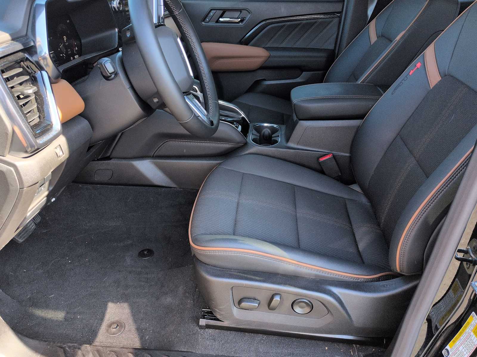 Thumbnail: 2024 GMC Canyon - 17