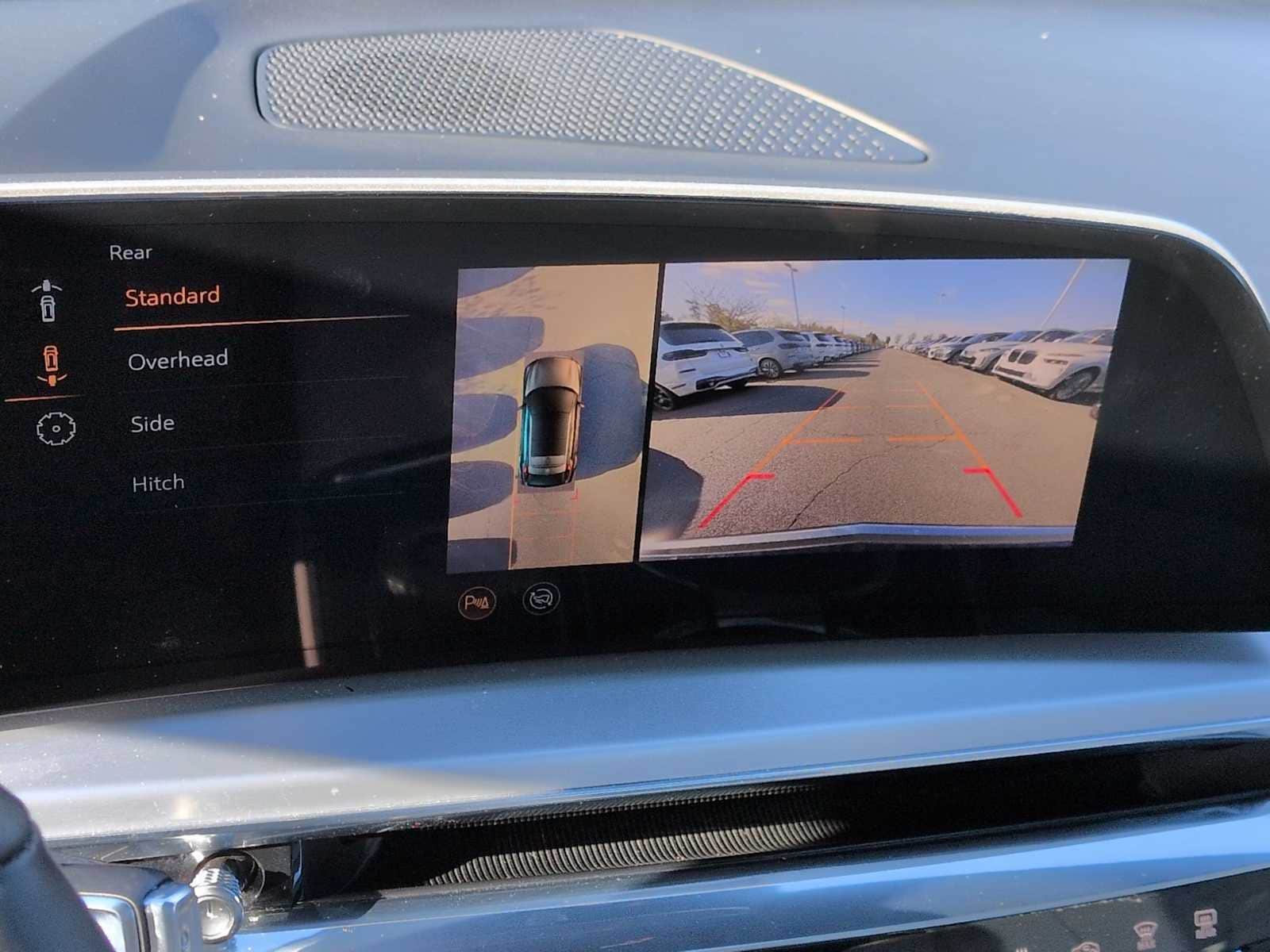 Thumbnail: 2024 Cadillac Lyriq - 32