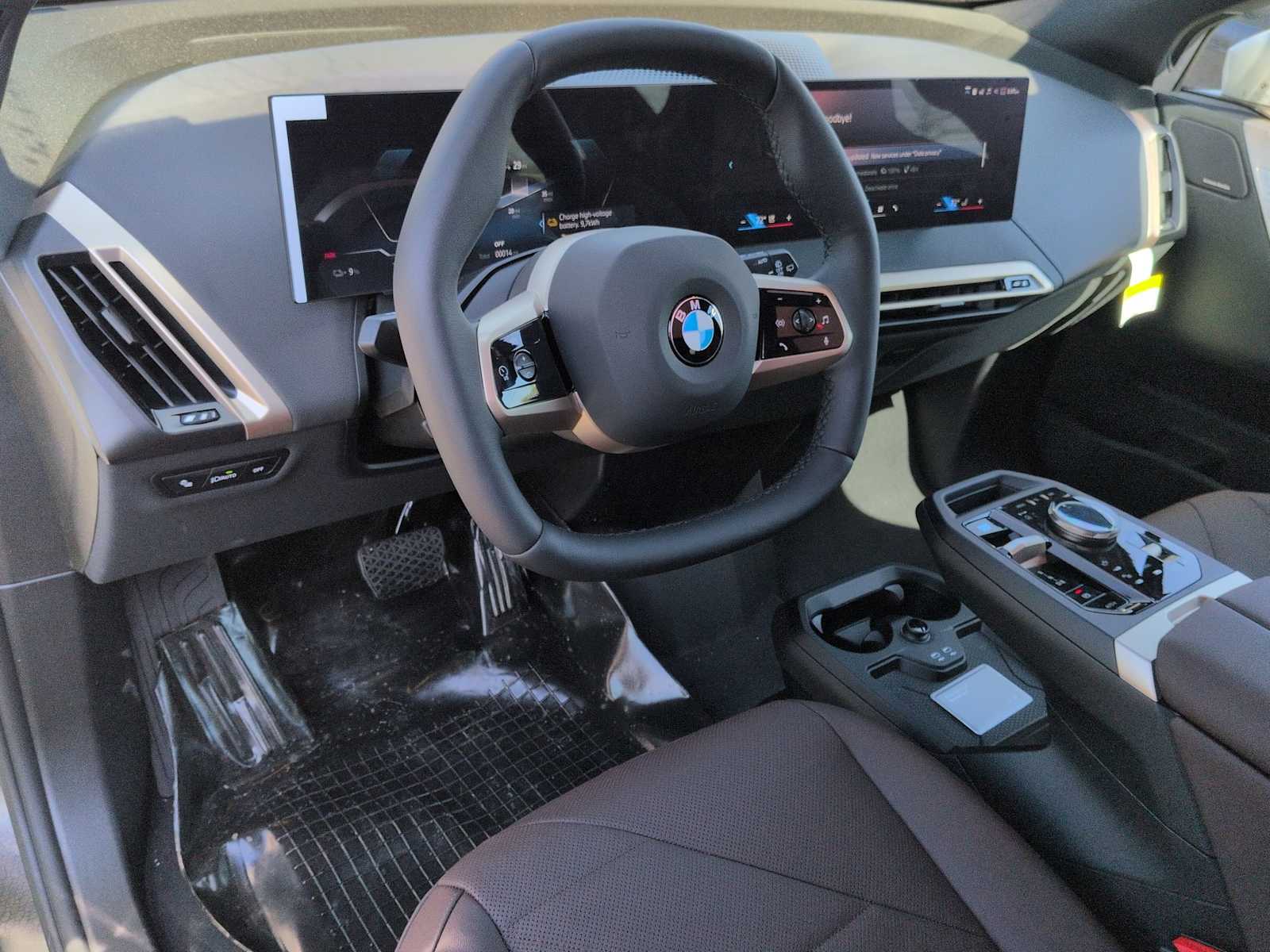 Thumbnail: 2026 BMW iX - 10