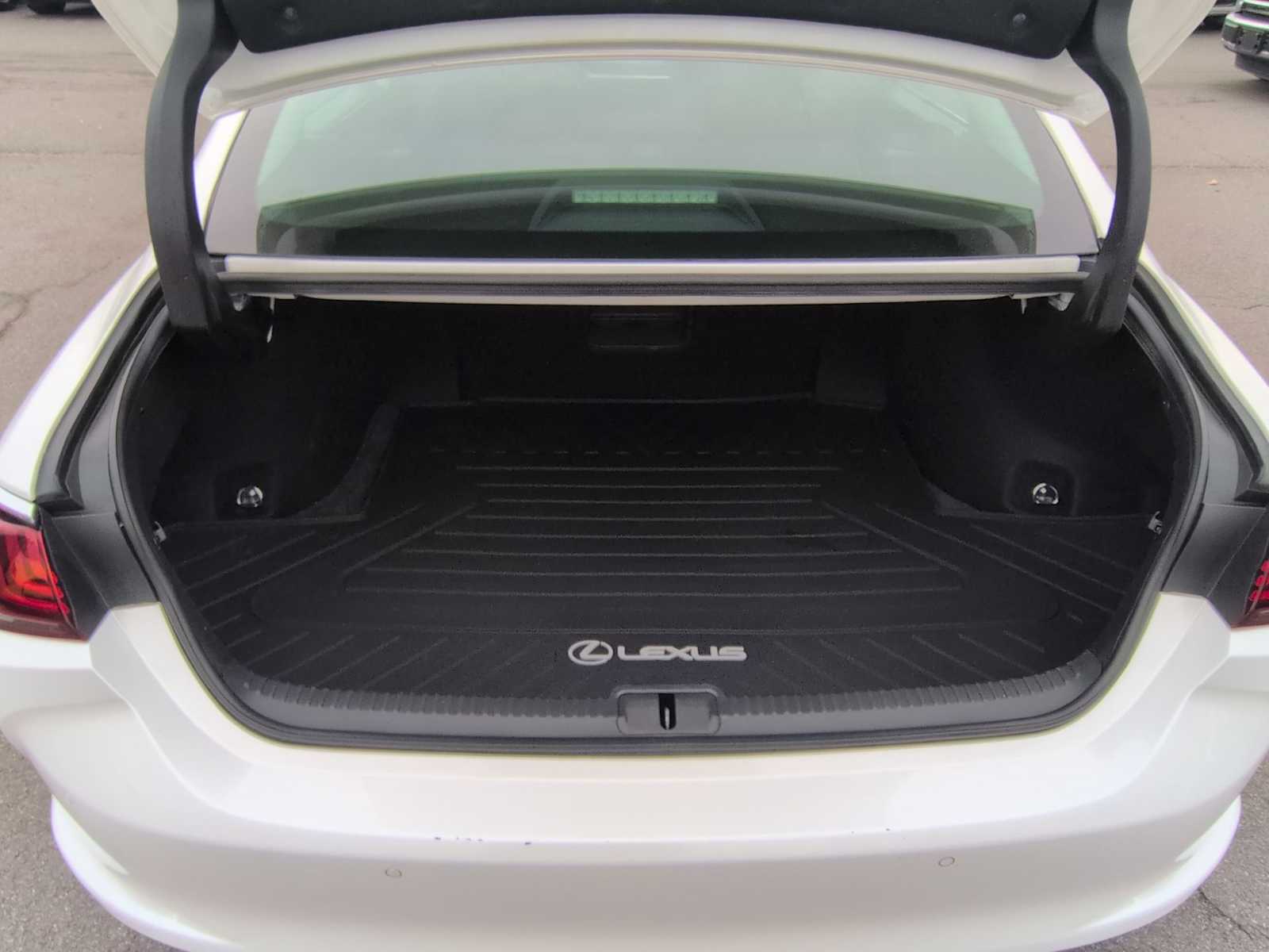 Thumbnail: 2019 Lexus ES - 36