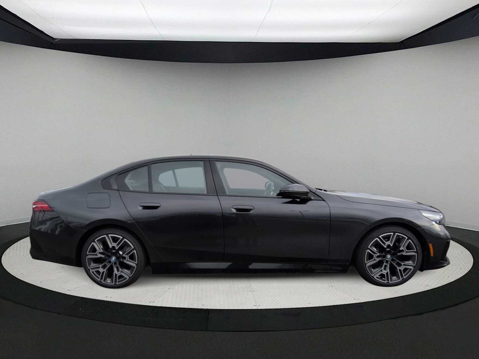 Thumbnail: 2025 BMW i5 - 9