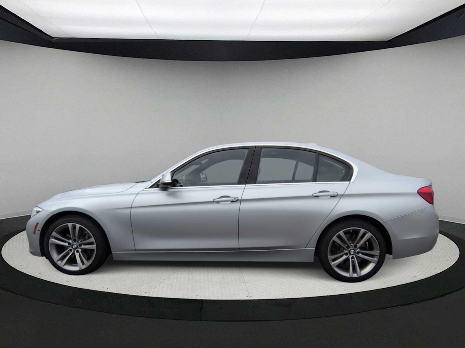 Thumbnail: 2017 BMW 3 Series - 5