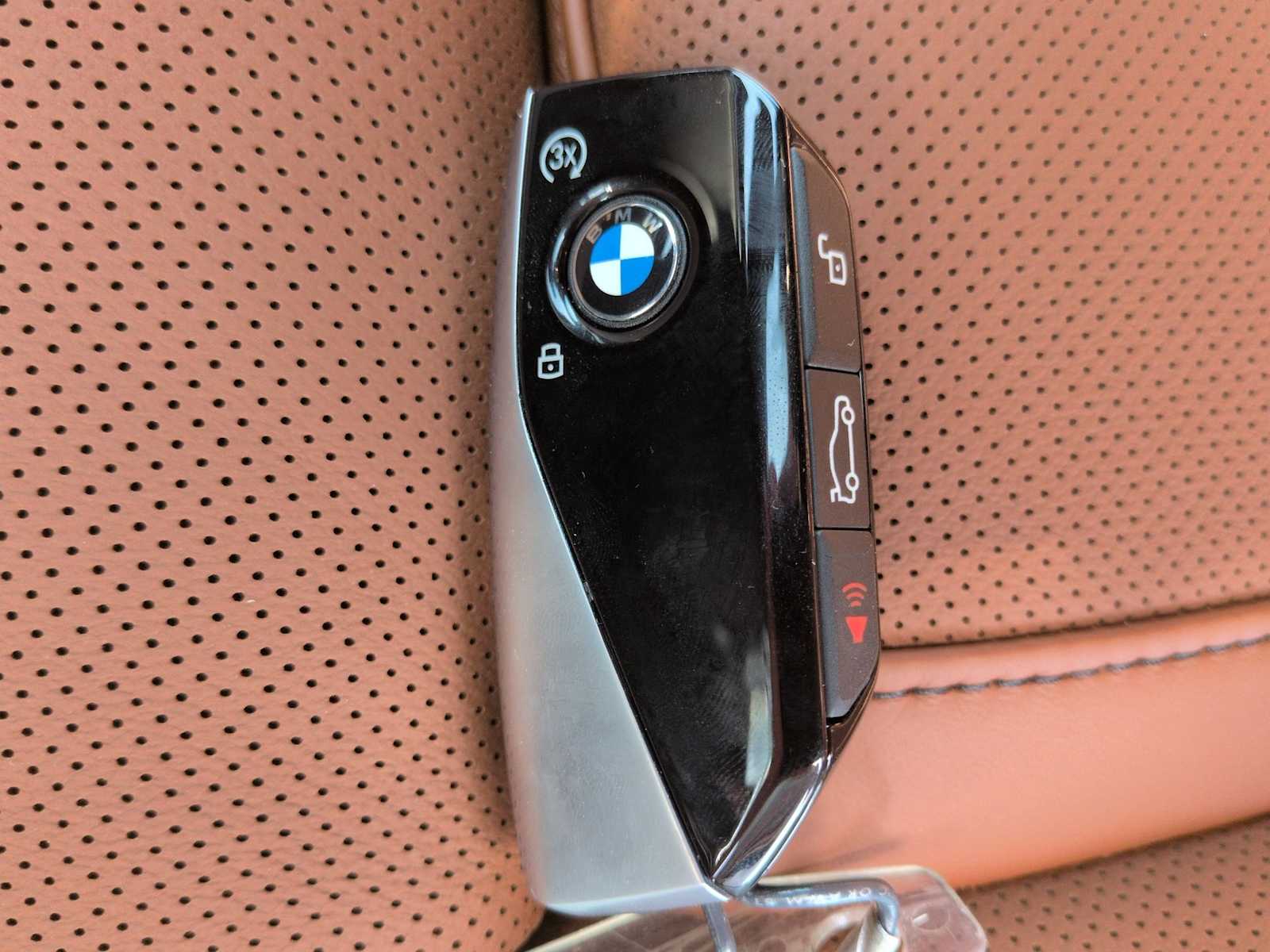 Thumbnail: 2027 BMW X7 - 37