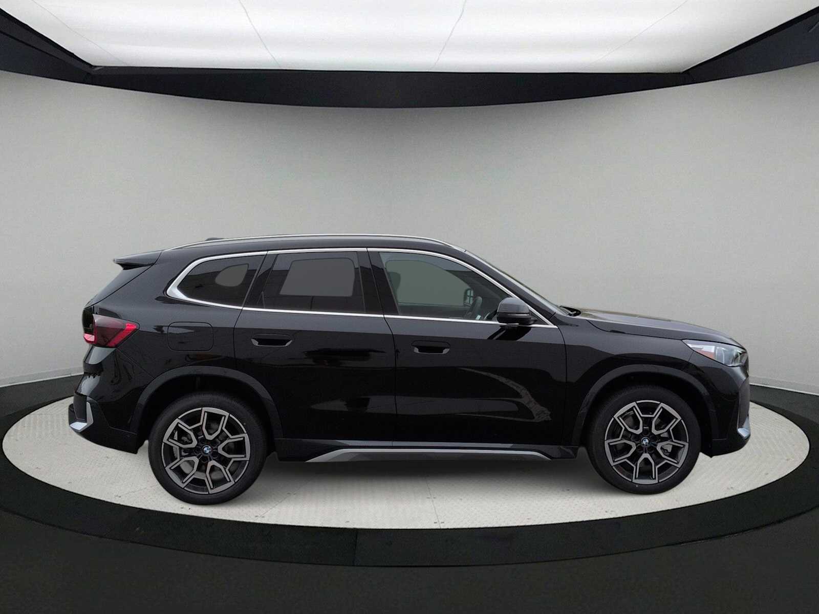 Thumbnail: 2026 BMW X1 - 9