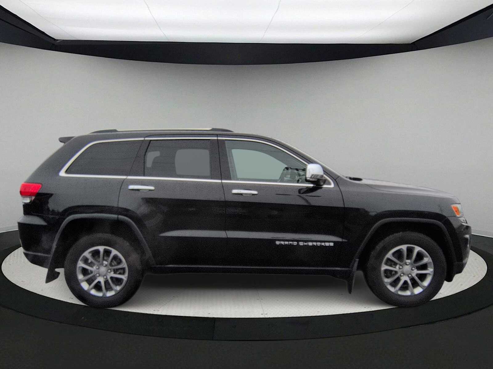 Thumbnail: 2015 Jeep Grand Cherokee - 9