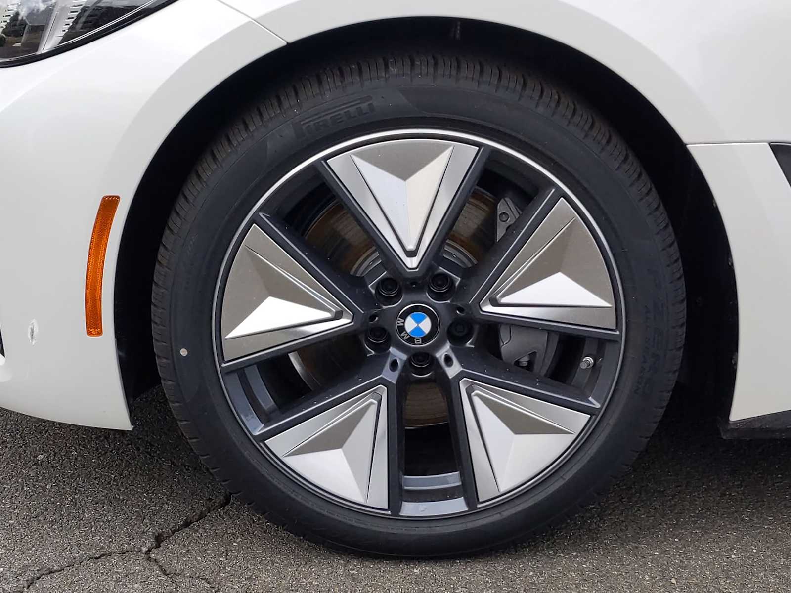 Thumbnail: 2025 BMW i4 - 13