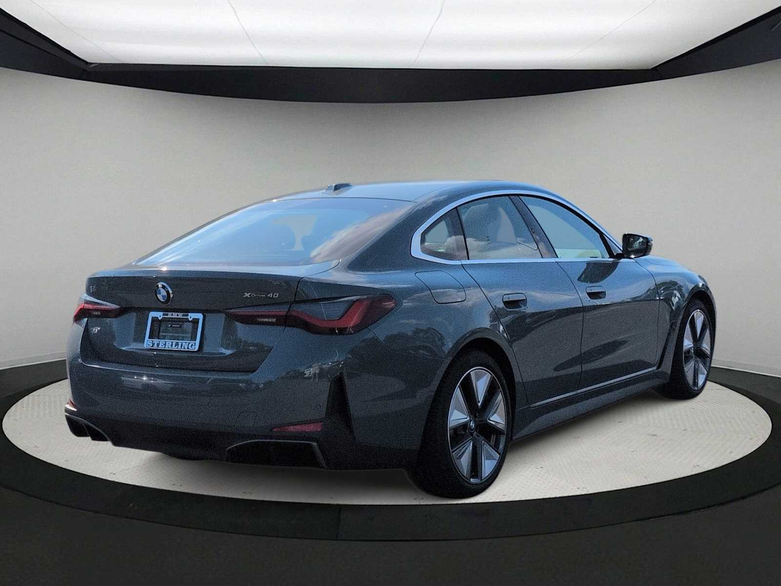 Thumbnail: 2026 BMW i4 - 8