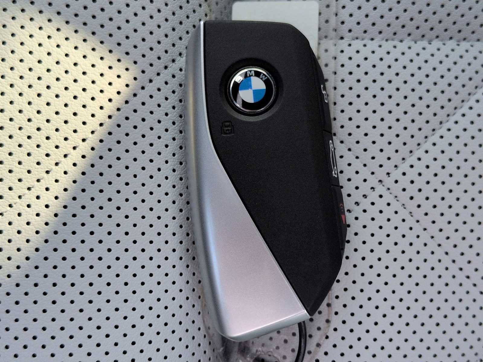 Thumbnail: 2026 BMW X5 - 37