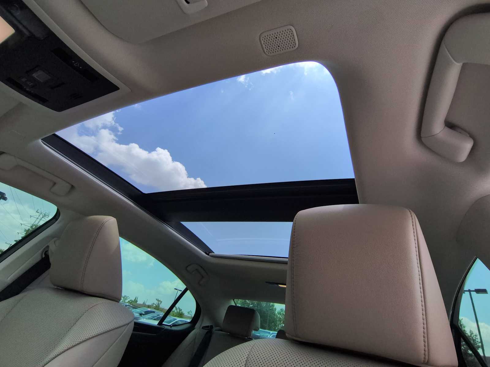 Thumbnail: 2019 Lexus ES - 20