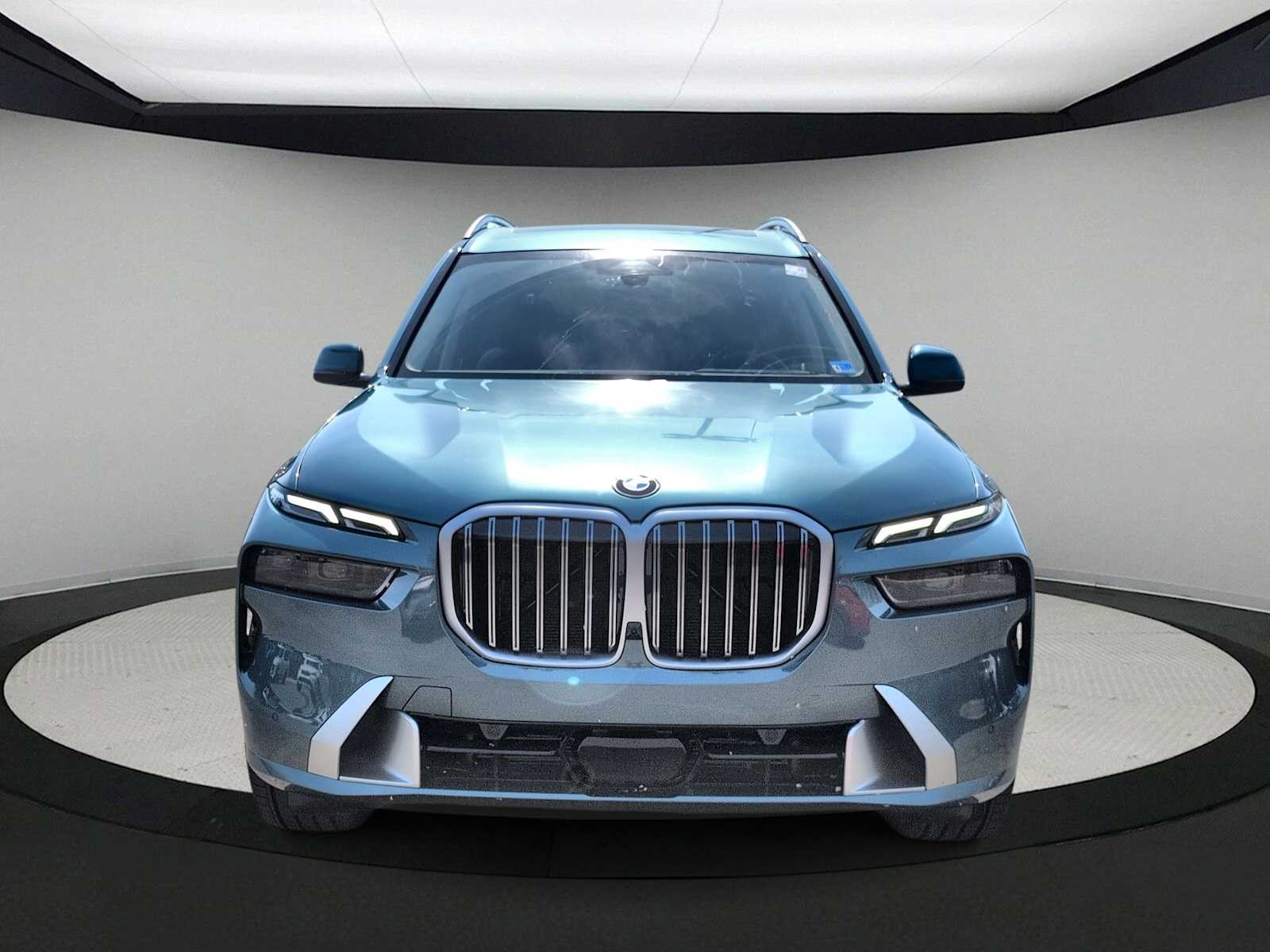 Thumbnail: 2026 BMW X7 - 3