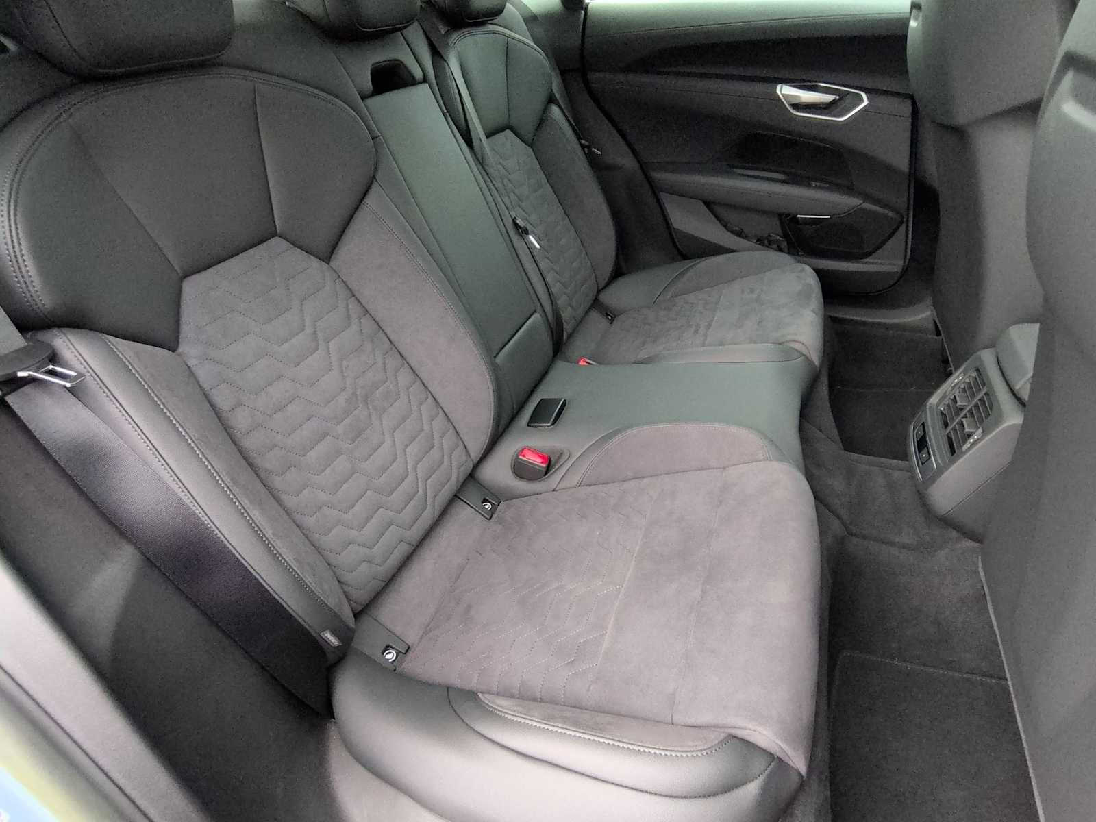 Thumbnail: 2023 Audi e-tron GT - 20