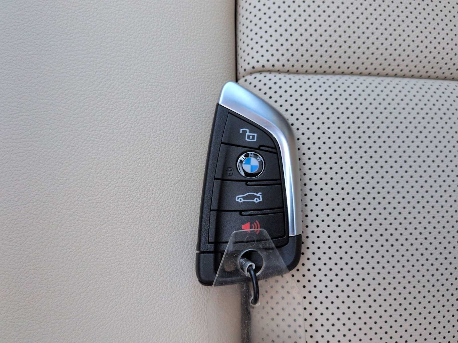 Thumbnail: 2026 BMW i4 - 38