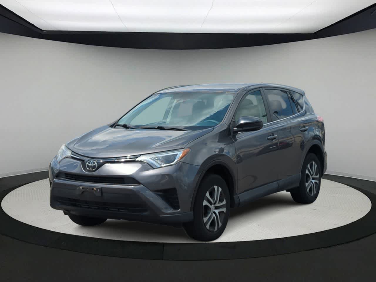 Thumbnail: 2018 Toyota RAV4 - 3