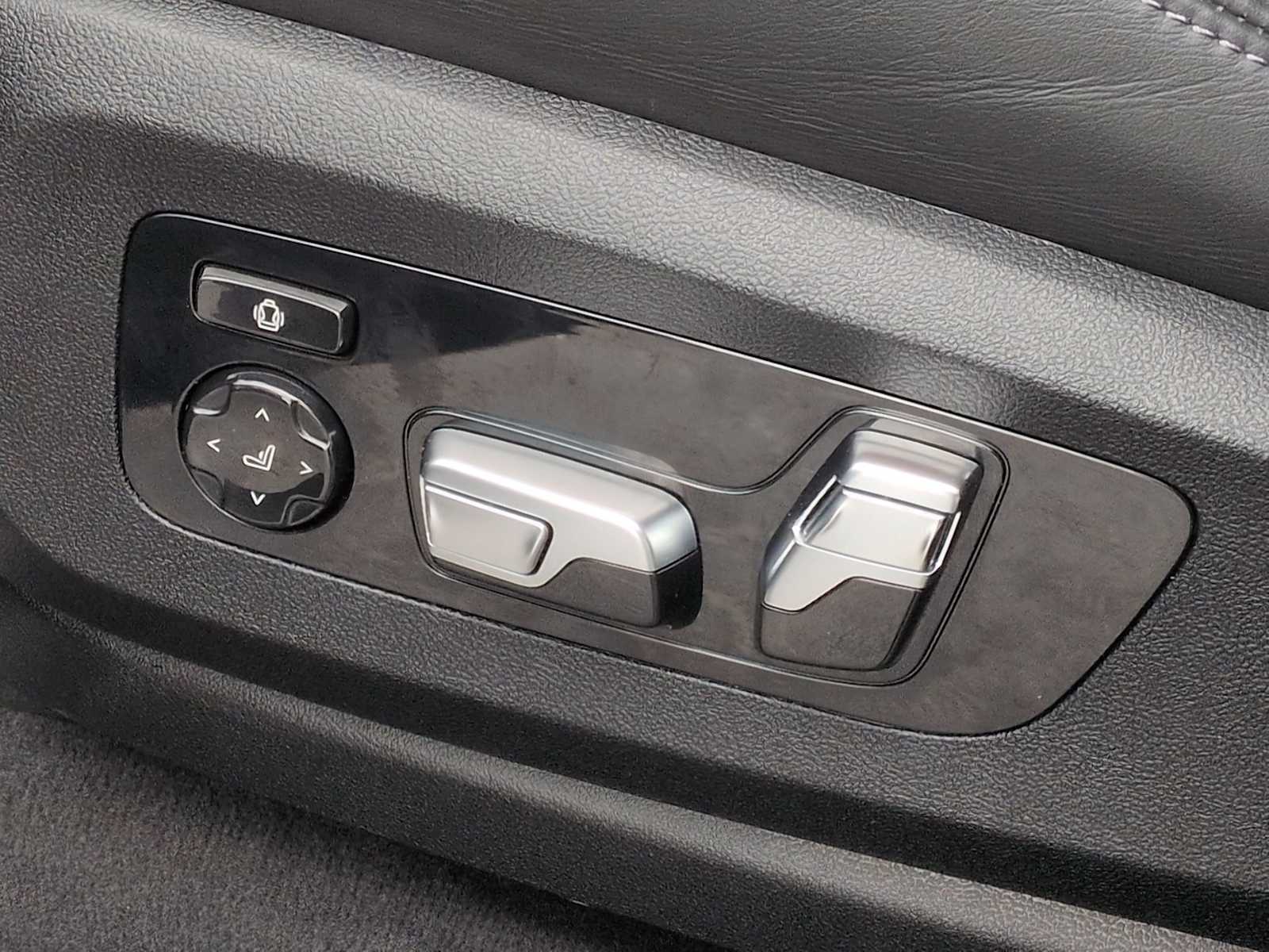 Thumbnail: 2025 BMW X5 - 18