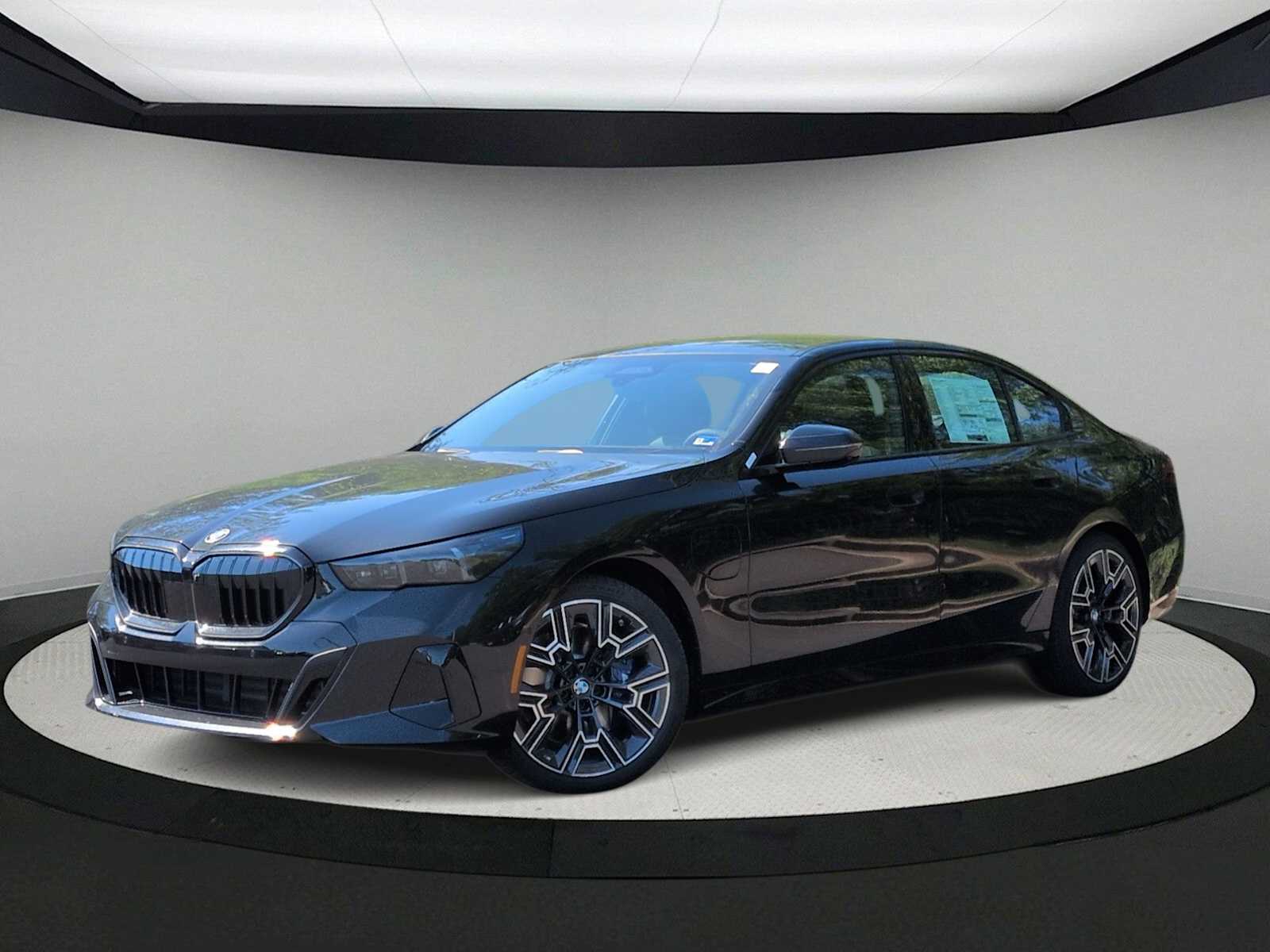 Thumbnail: 2027 BMW 5 Series - 1
