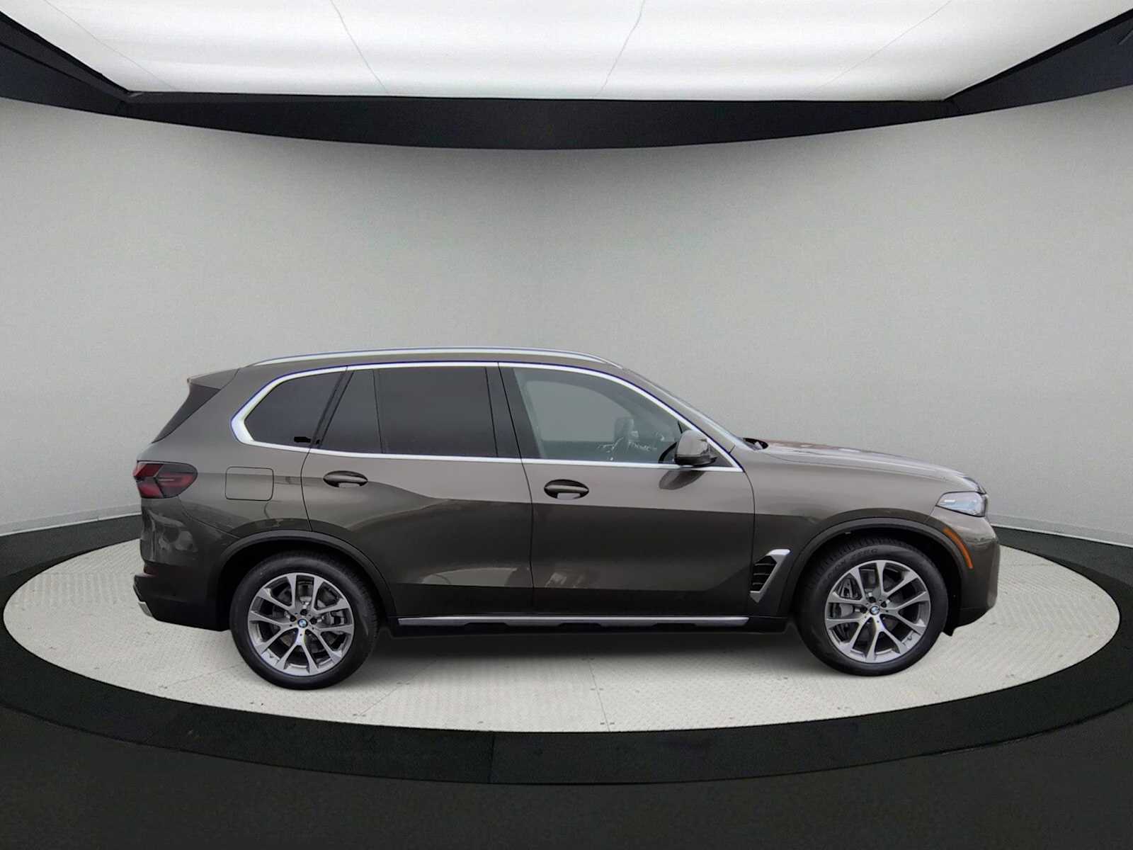 Thumbnail: 2026 BMW X5 - 9